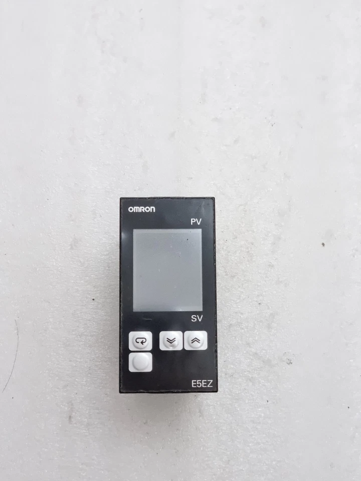 1 PCS Omron E5EZ-C3T Temperature Controller 100 to 240 Vac E5EZC3T(USED WORKING)
